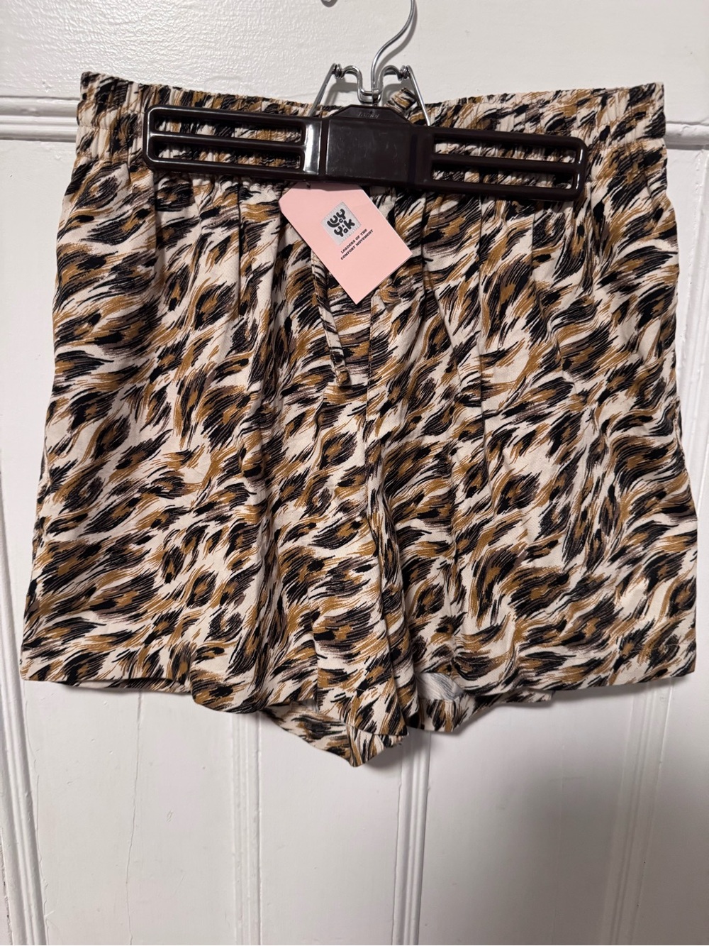 Lucy & Yak Leo Swirl Charlie shorts size M